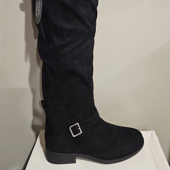 Knee high boots - Picture 3 of 3